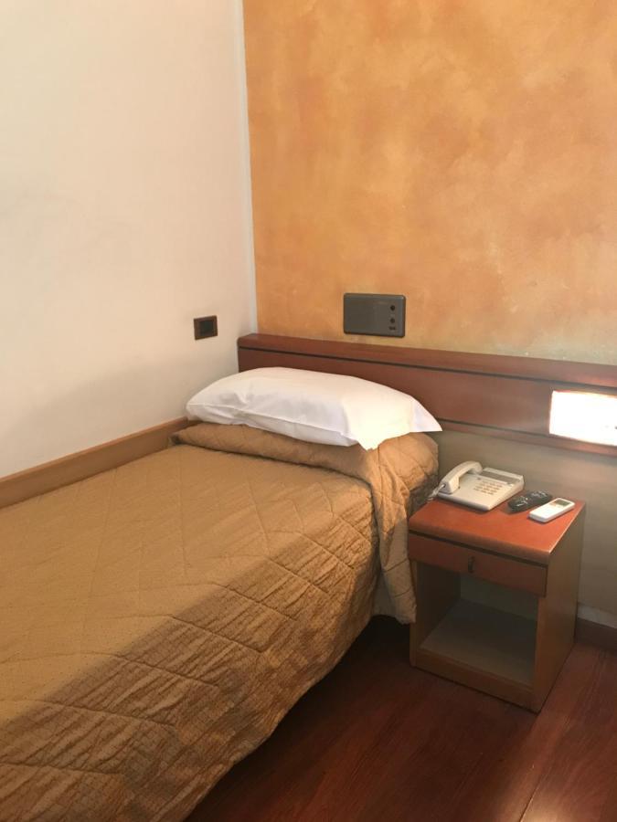 Hotel Aspromonte Milaan Buitenkant foto