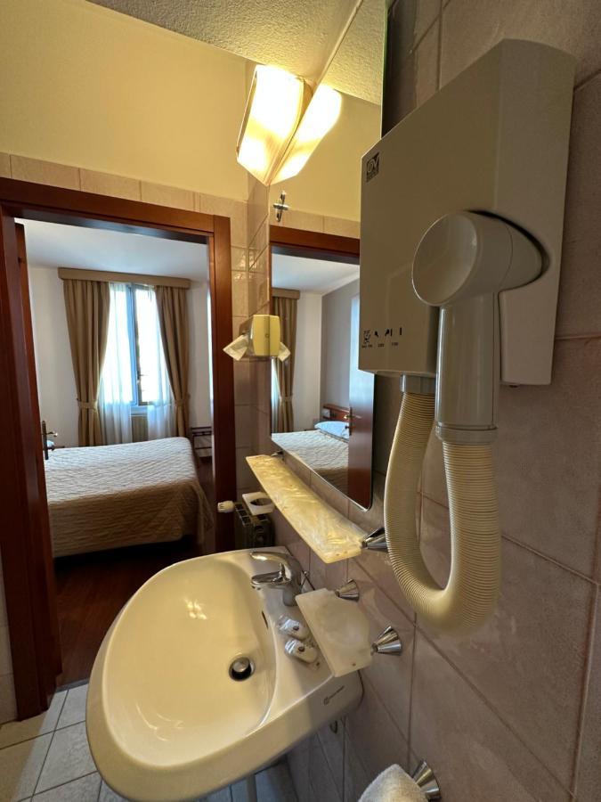 Hotel Aspromonte Milaan Buitenkant foto