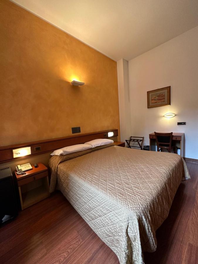 Hotel Aspromonte Milaan Buitenkant foto