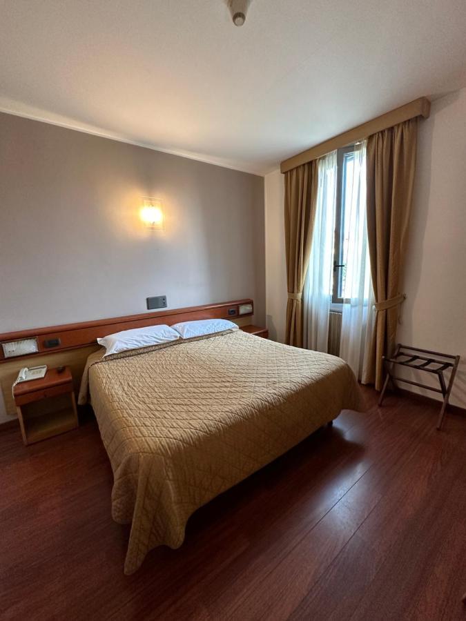 Hotel Aspromonte Milaan Buitenkant foto