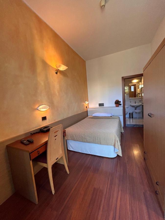 Hotel Aspromonte Milaan Buitenkant foto