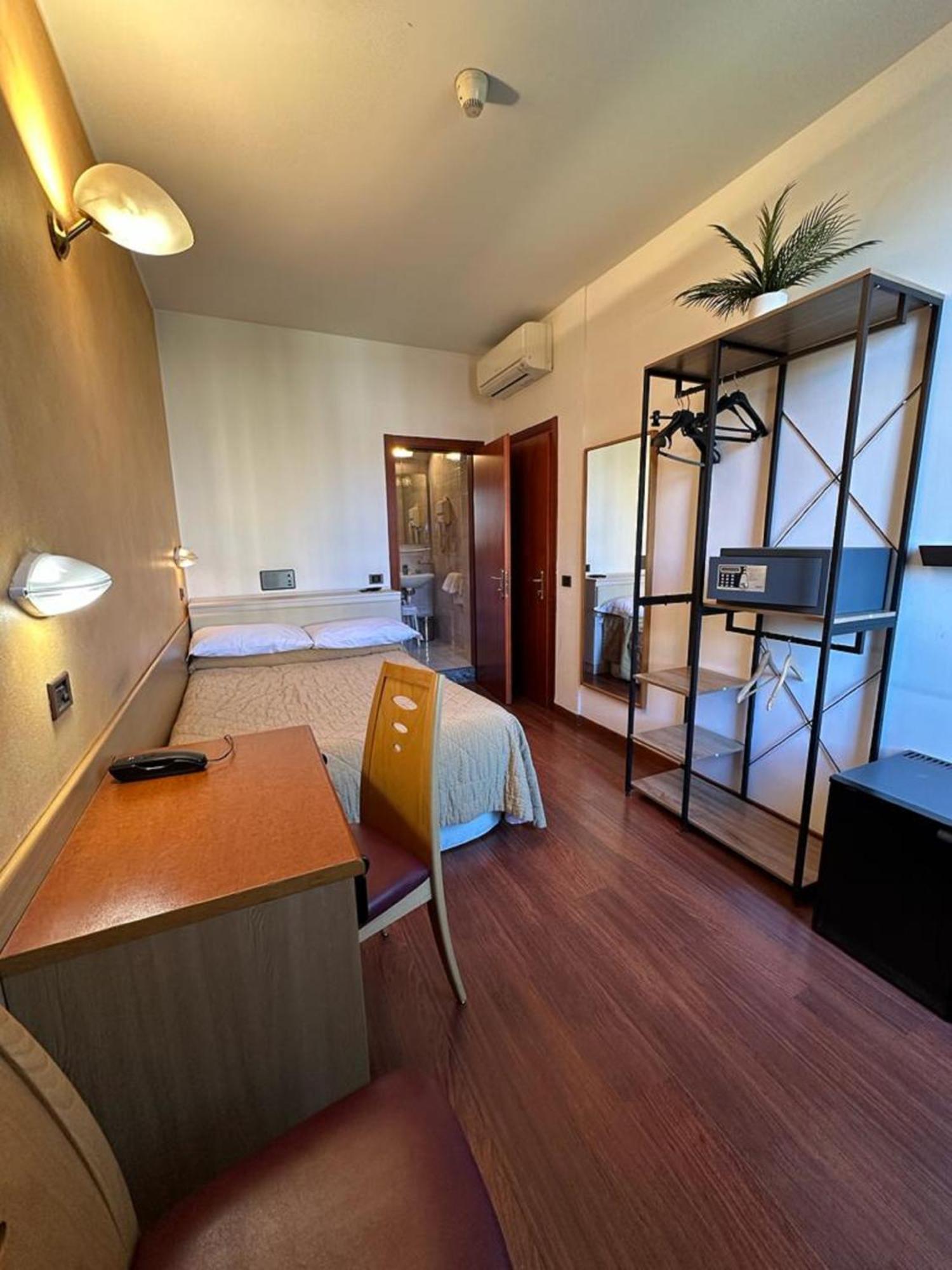 Hotel Aspromonte Milaan Buitenkant foto