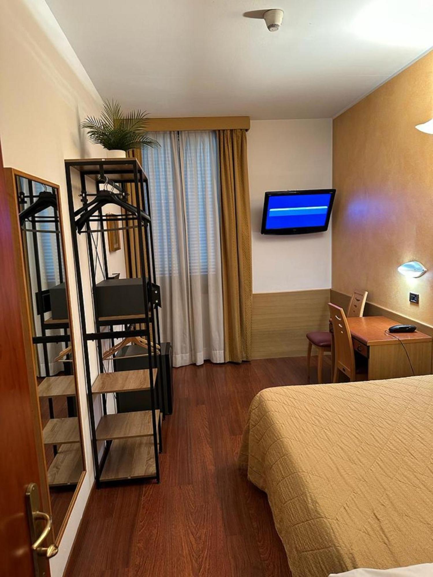 Hotel Aspromonte Milaan Buitenkant foto