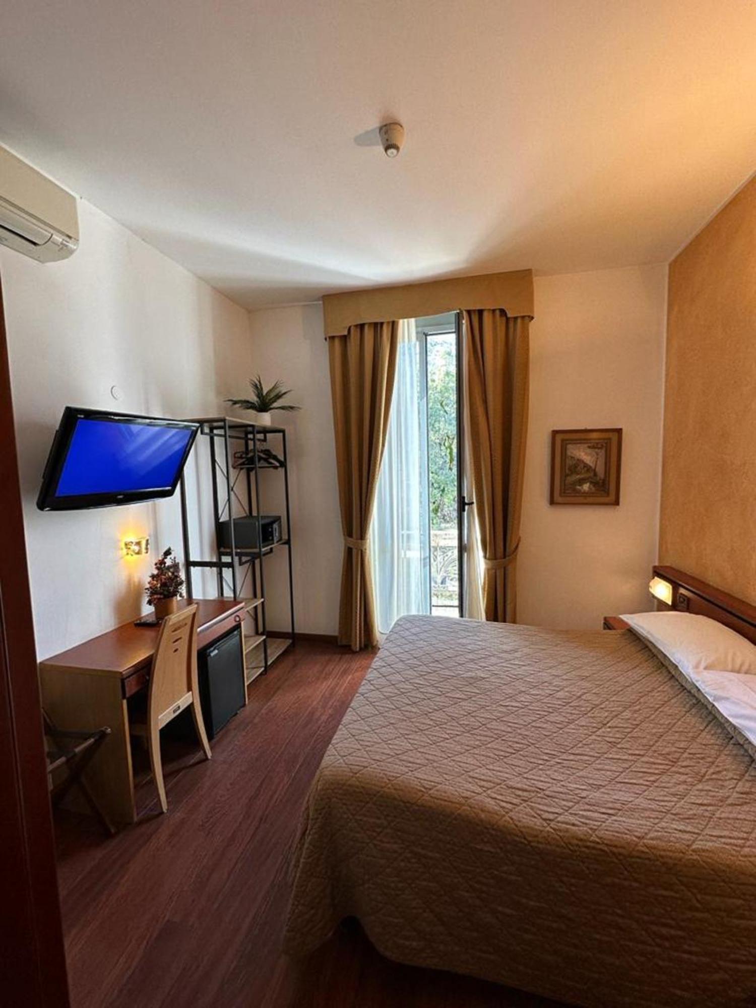 Hotel Aspromonte Milaan Buitenkant foto